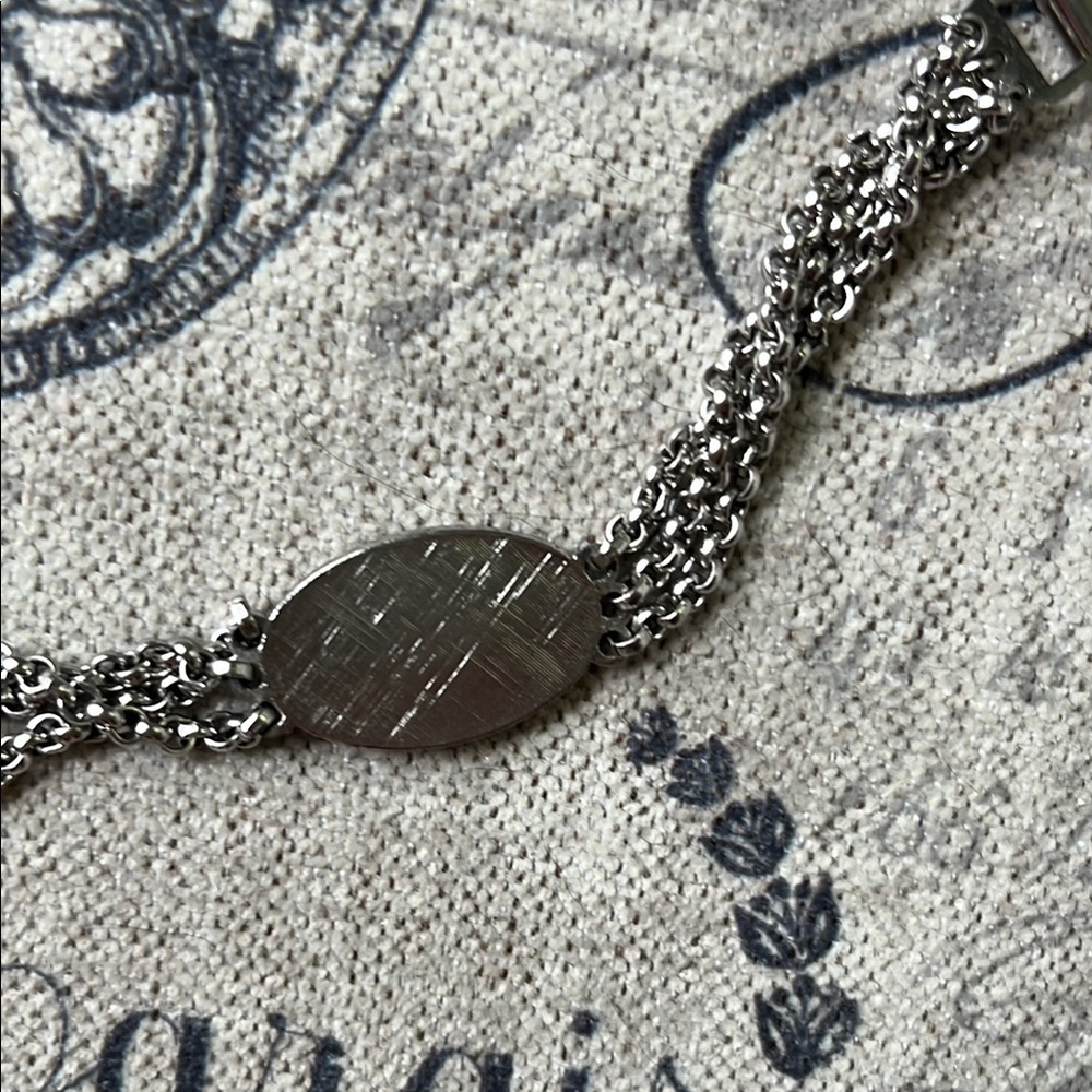 Elegant Silver Chain Bracelet - Picture 4 of 7